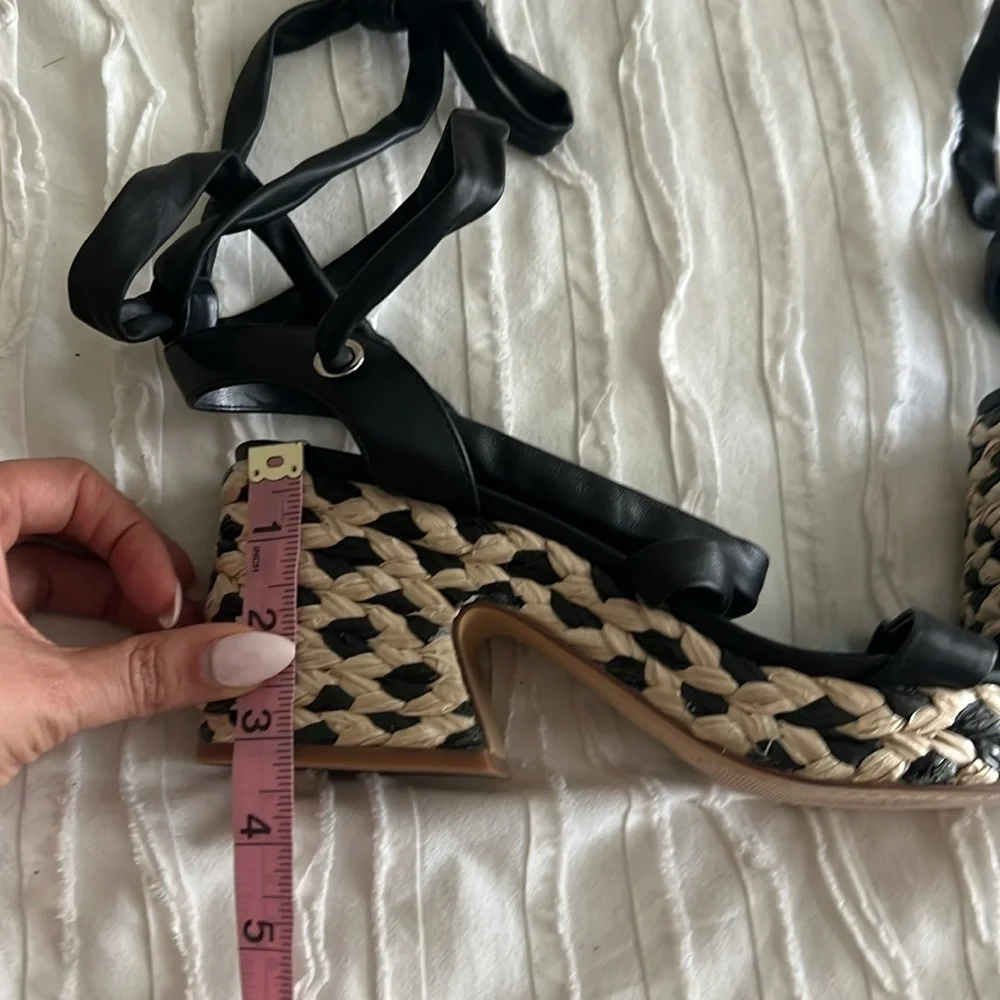 Vince Camuto Roreka Sandals - Picture 3 of 10